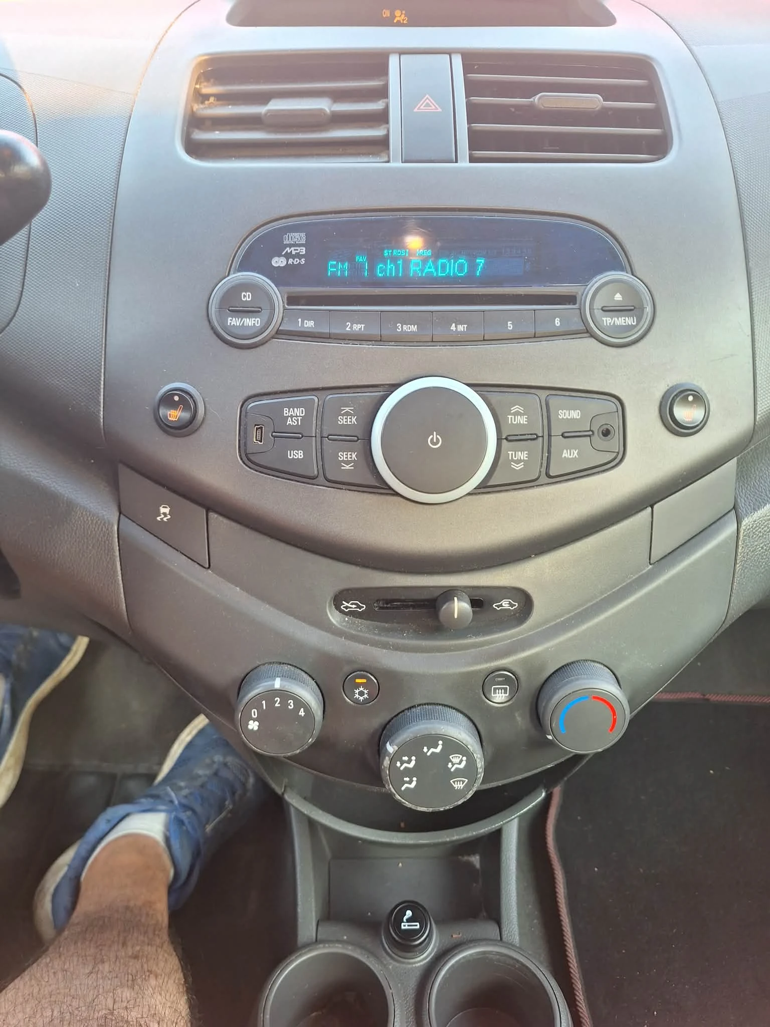 Chevrolet Spark 1.2i klima, снимка 11 - Автомобили и джипове - 55578630
