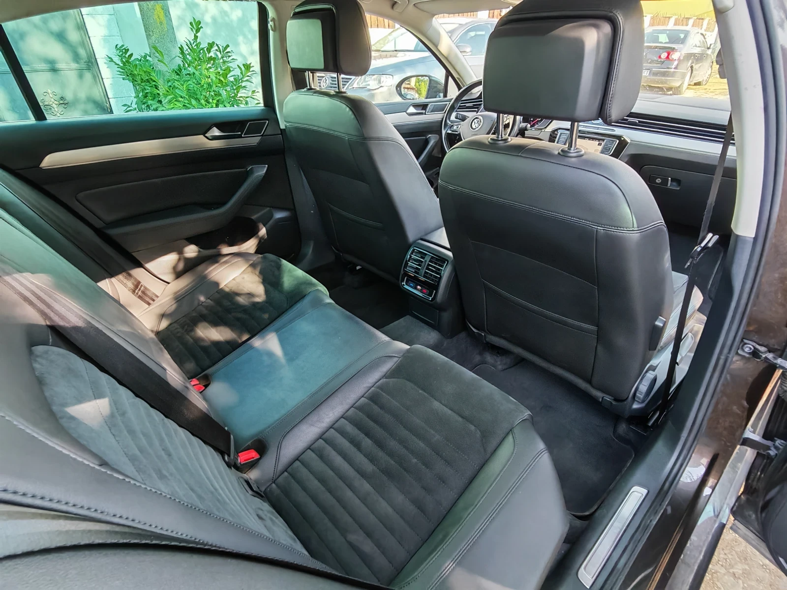 VW Passat 2.0TDI , 190kc, 4x4 DSG, снимка 10 - Автомобили и джипове - 55602846