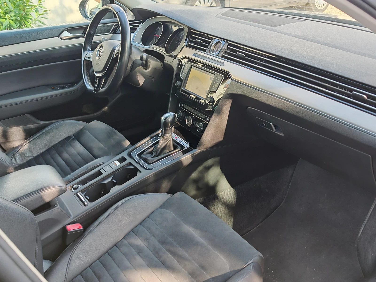 VW Passat 2.0TDI , 190kc, 4x4 DSG, снимка 9 - Автомобили и джипове - 55602846