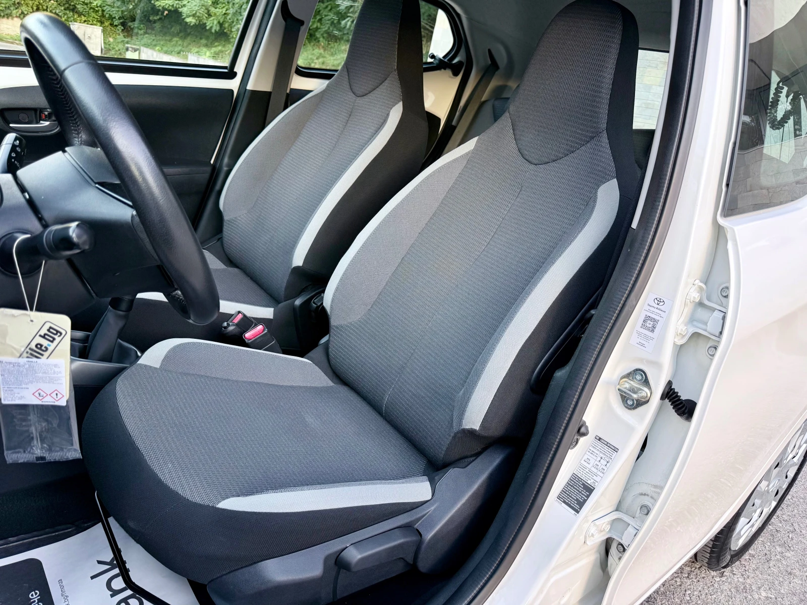 Toyota Aygo 1.0-VVT-i* X-CONNECT* LED* Euro 6* , снимка 14 - Автомобили и джипове - 55985041