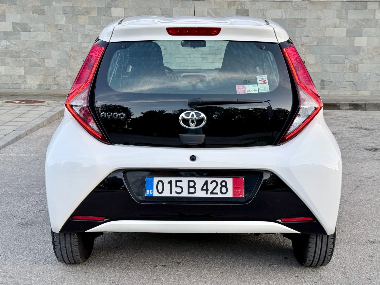 Toyota Aygo 1.0-VVT-i* X-CONNECT* LED* Euro 6* , снимка 3 - Автомобили и джипове - 55985041