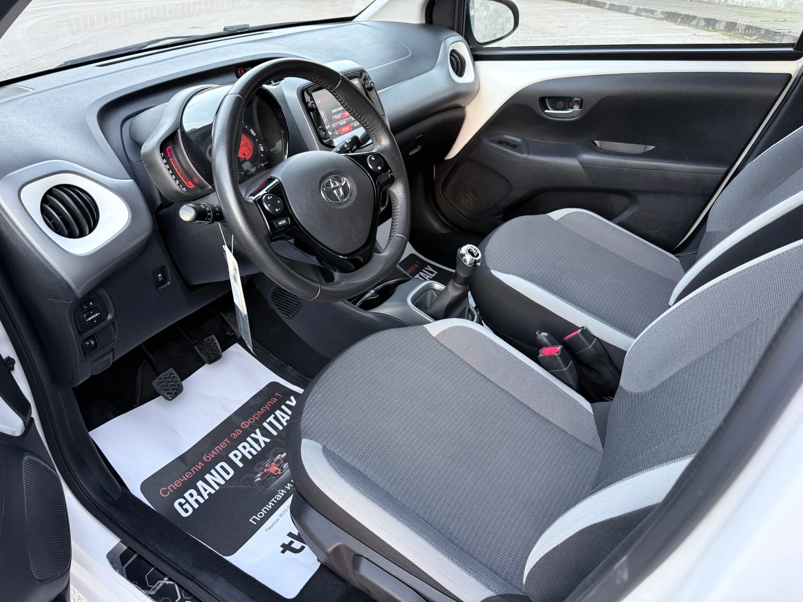 Toyota Aygo 1.0-VVT-i* X-CONNECT* LED* Euro 6* , снимка 7 - Автомобили и джипове - 55985041