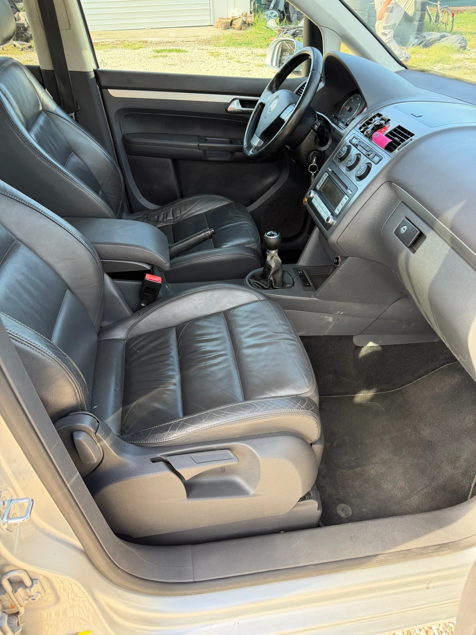 VW Touran 2.0 TDI 170, снимка 13 - Автомобили и джипове - 56059138