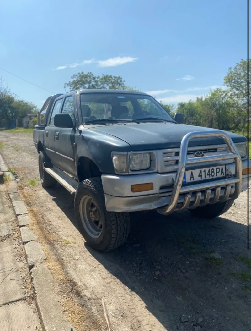 Toyota Hilux 2400, снимка 5 - Автомобили и джипове - 48189710