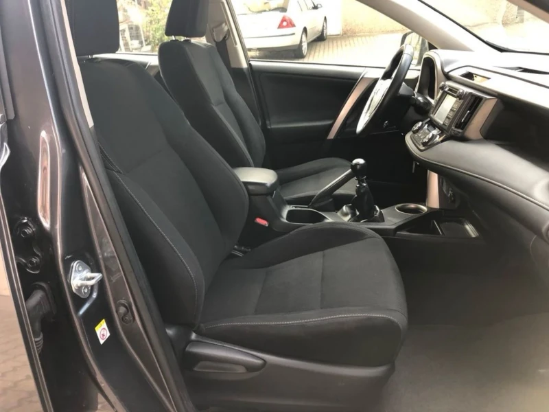 Toyota Rav4 Топ 2.0 D4D, снимка 12 - Автомобили и джипове - 52596768