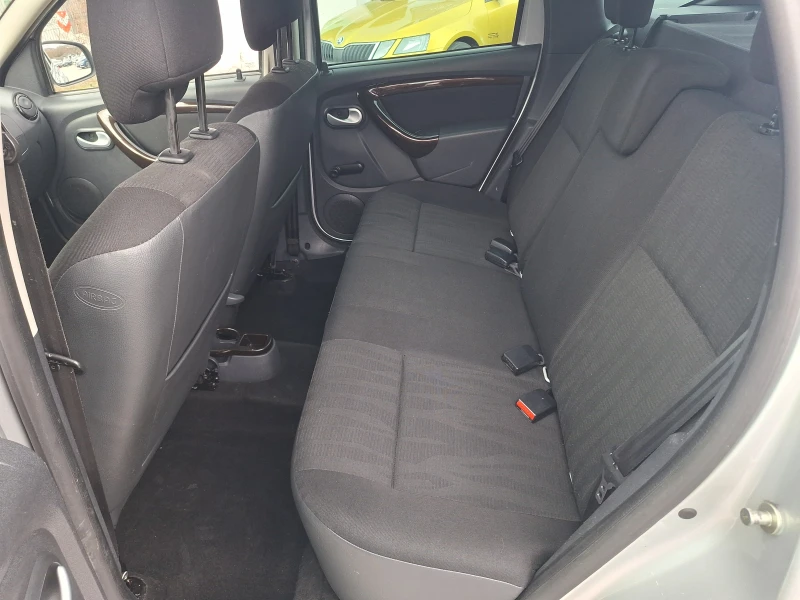 Dacia Duster 1.5dci 110ks 4x4 Klima!, снимка 13 - Автомобили и джипове - 53009245