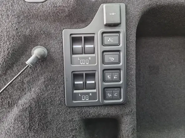 Land Rover Discovery D250 = Dynamic HSE = Гаранция, снимка 11 - Автомобили и джипове - 53467787