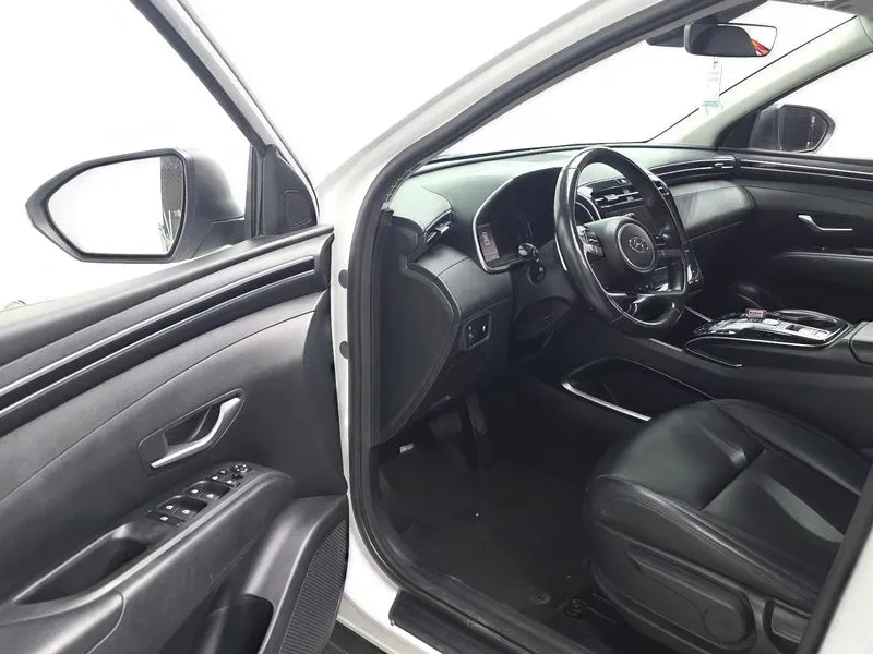Hyundai Tucson 2.0 2WD MODERN, снимка 10 - Автомобили и джипове - 55801773