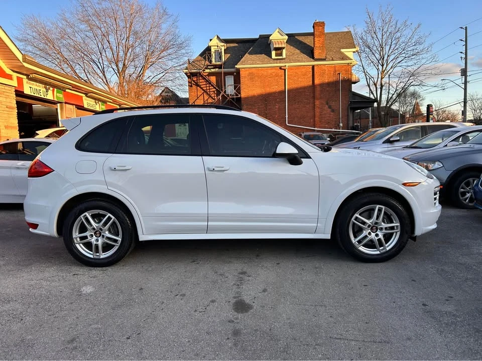 Porsche Cayenne * Sunroof * * Blind Spot Assist * АвтоКредит - изображение 8