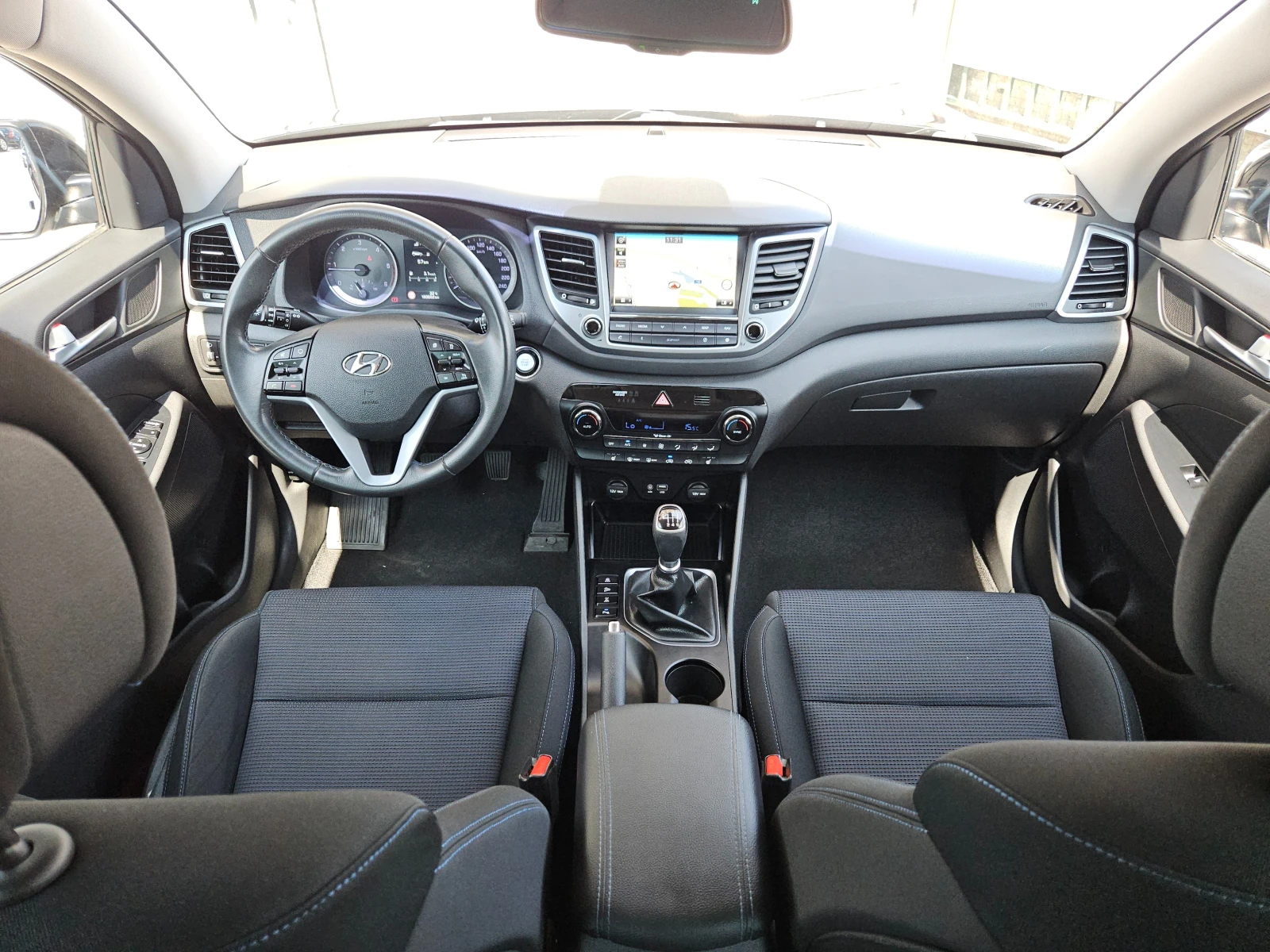 Hyundai Tucson 2.0CRDI/4X4/136k.c/6ск/LED/NAVI/БЛУТУТ//EURO6B/ТОП - изображение 10