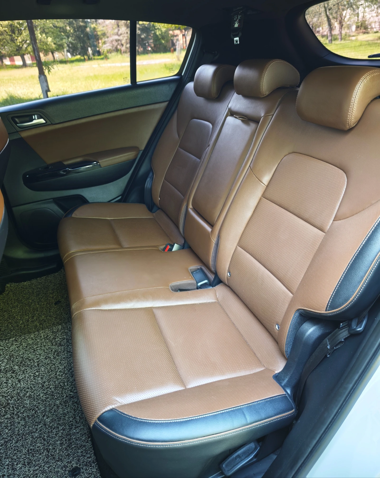 Kia Sportage 2.0 MPI , снимка 15 - Автомобили и джипове - 54330604