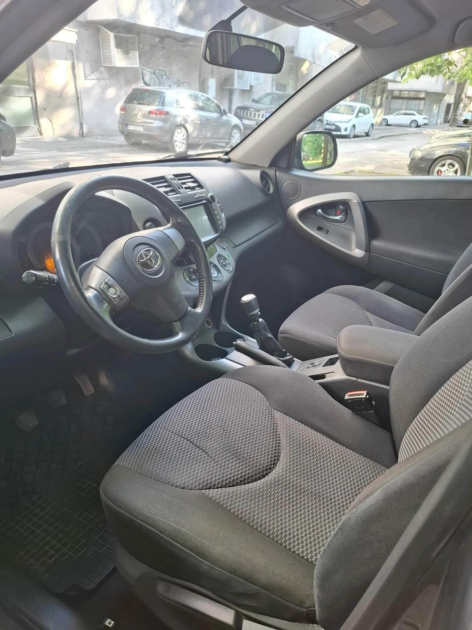 Toyota Rav4 2.2 D4D , снимка 5 - Автомобили и джипове - 54436926
