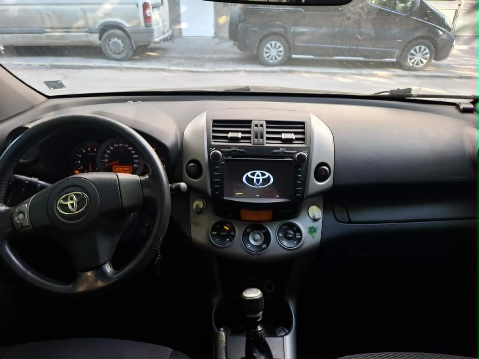 Toyota Rav4 2.2 D4D , снимка 7 - Автомобили и джипове - 54436926