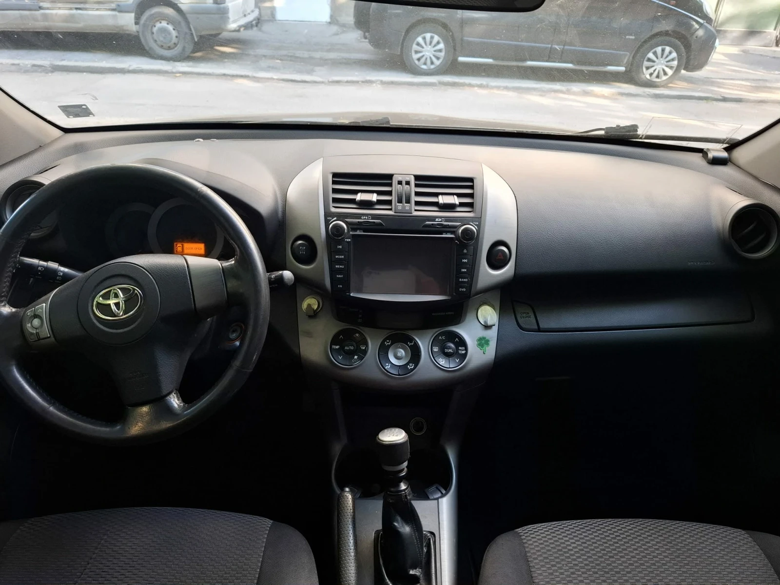 Toyota Rav4 2.2 D4D , снимка 4 - Автомобили и джипове - 54436926