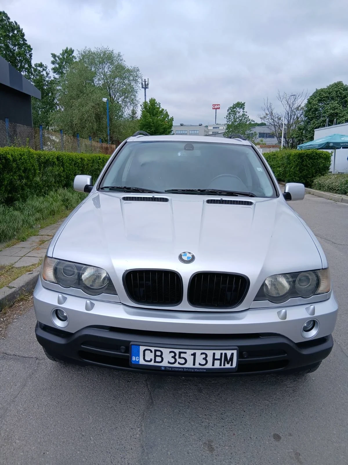 BMW X5 Обслужена с два комплекта джанти 