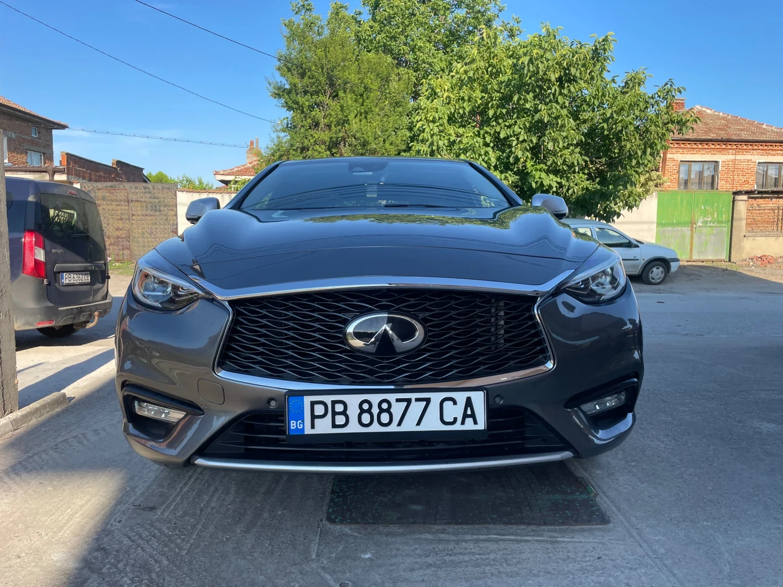 Infiniti Q30