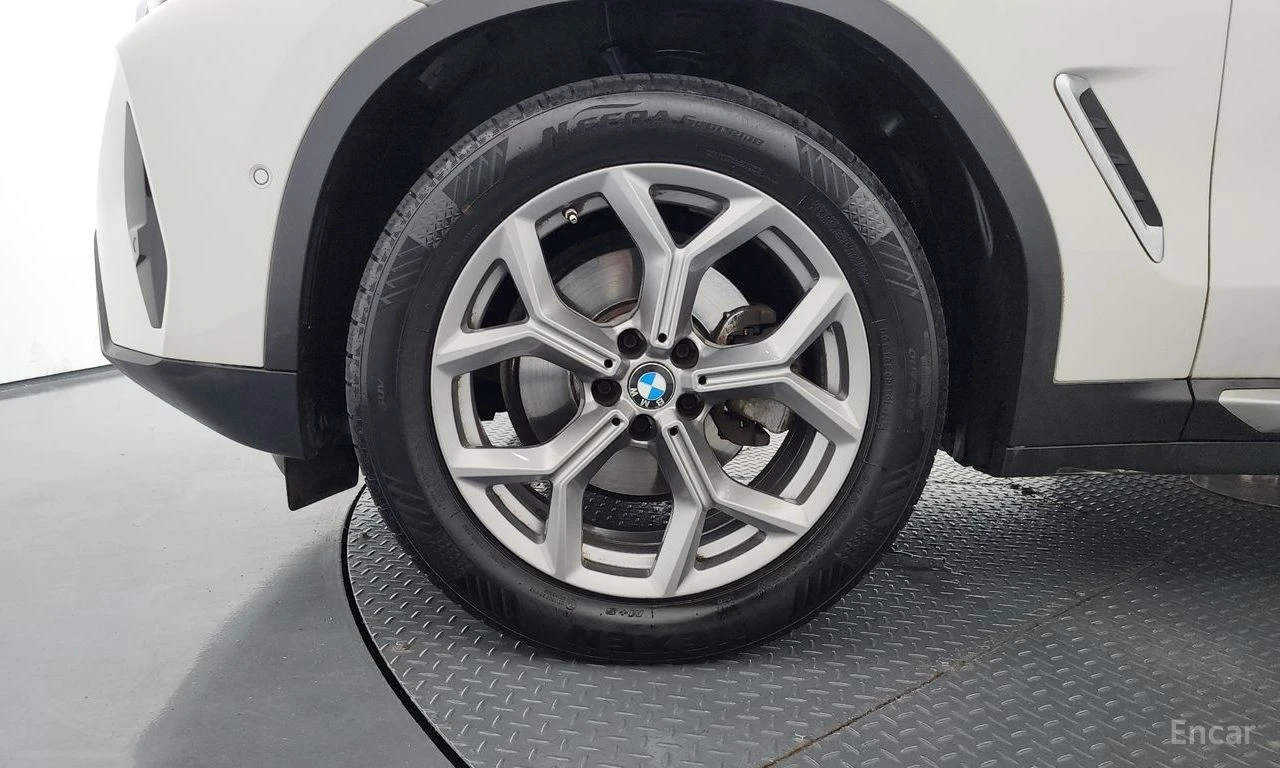 BMW X3 xDrive 20i, снимка 3 - Автомобили и джипове - 56549541