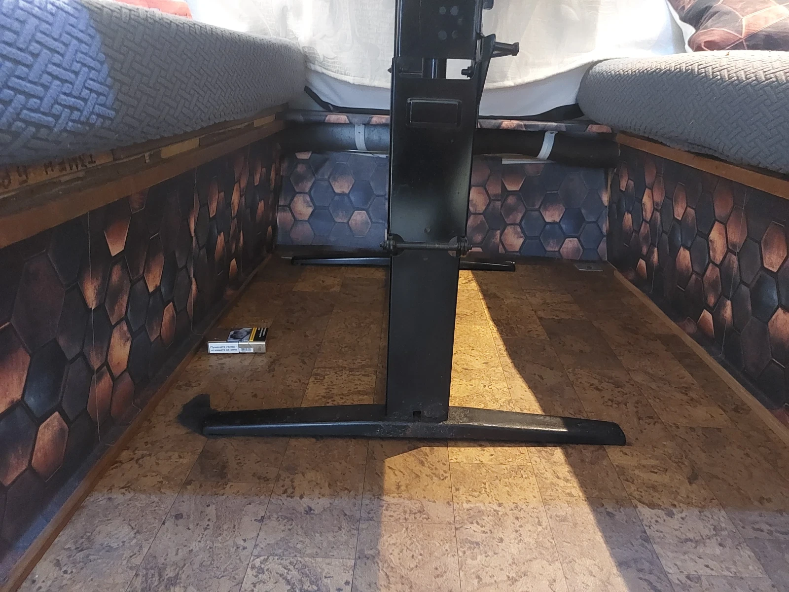 Кемпер Mitsubishi L300 Tabbert, снимка 8 - Каравани и кемпери - 55783999
