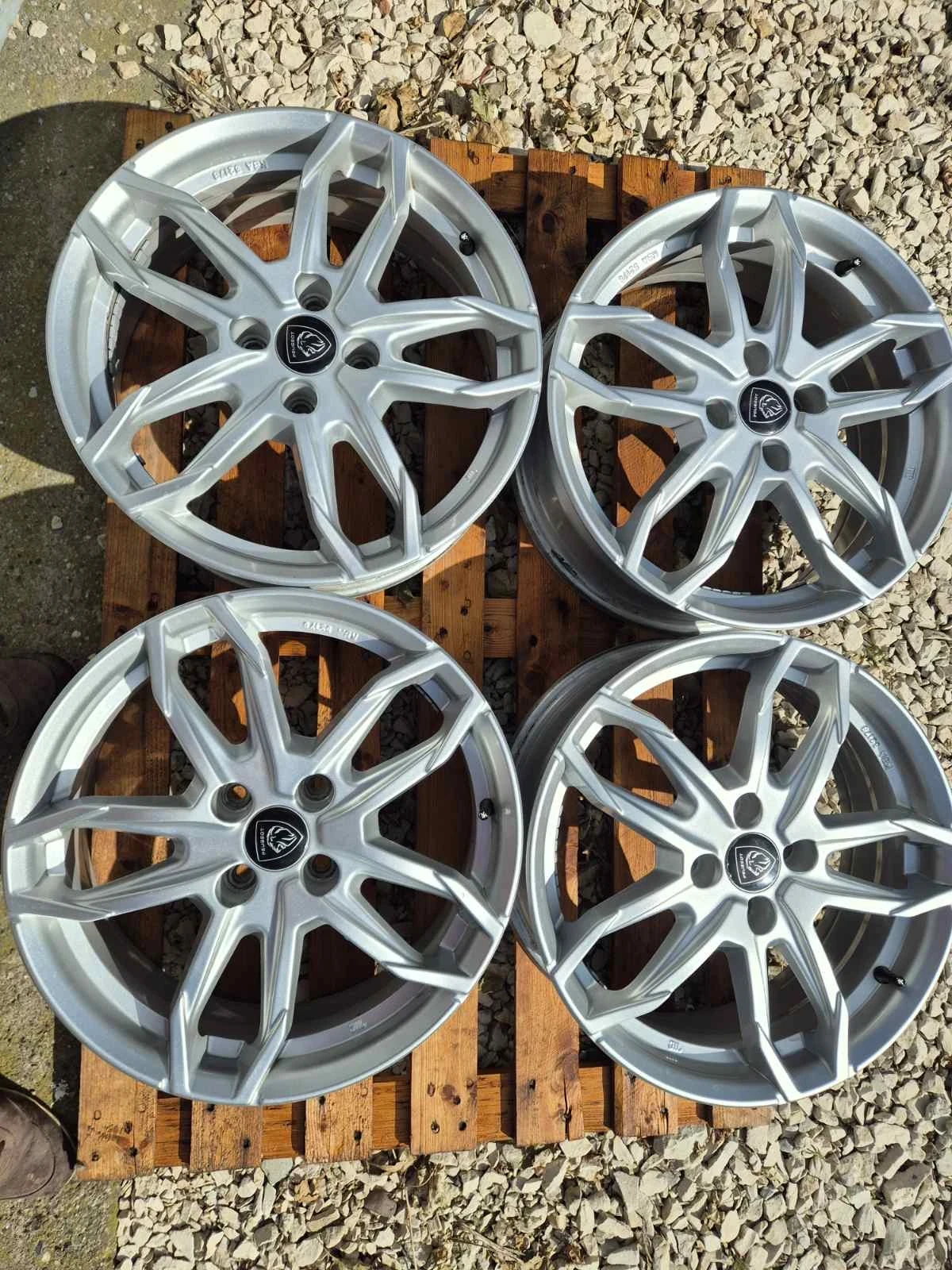 Джанти за Peugeot 2008, снимка 2 - Гуми и джанти - 56322933