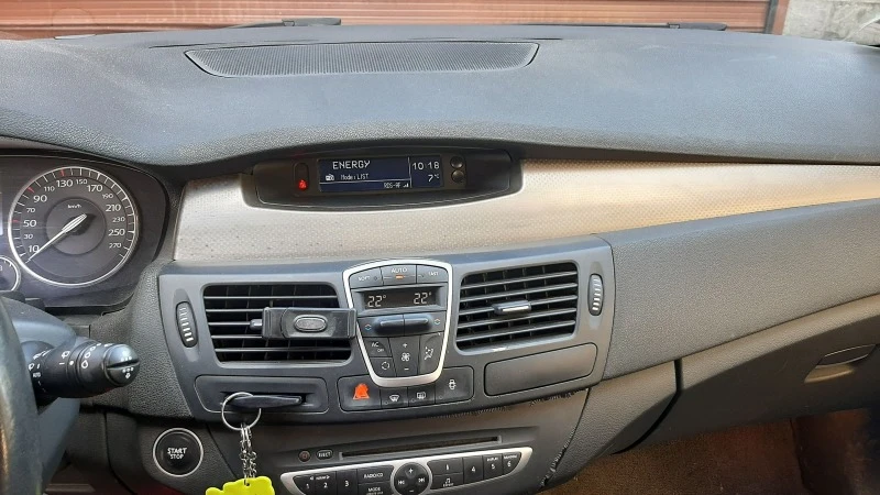 Renault Laguna 2.0 DCI, снимка 12 - Автомобили и джипове - 46685756