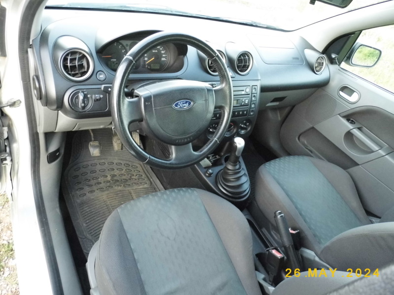 Ford Fiesta, снимка 5 - Автомобили и джипове - 46420612