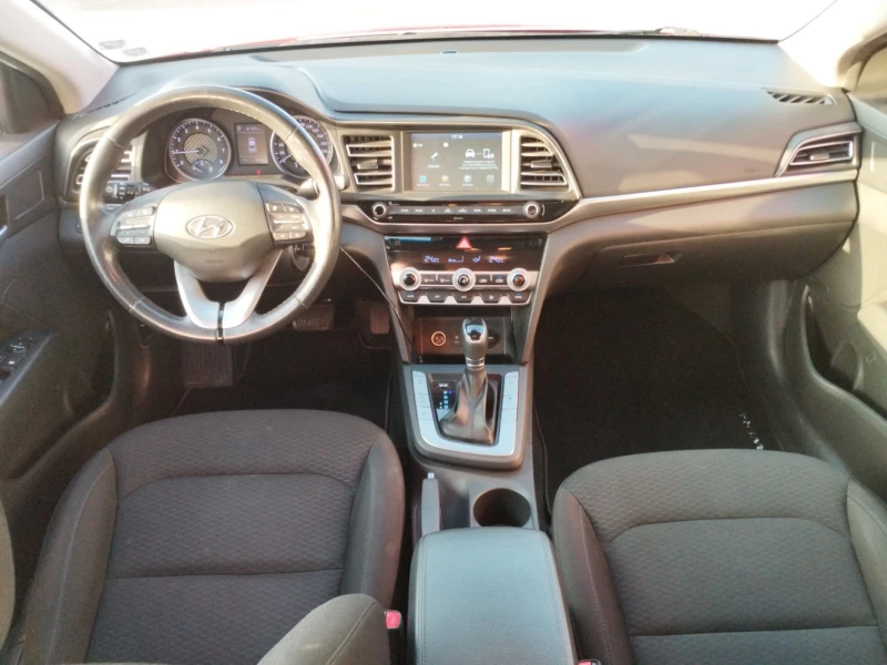 Hyundai Elantra 1.6 cvvt, снимка 8 - Автомобили и джипове - 47861509