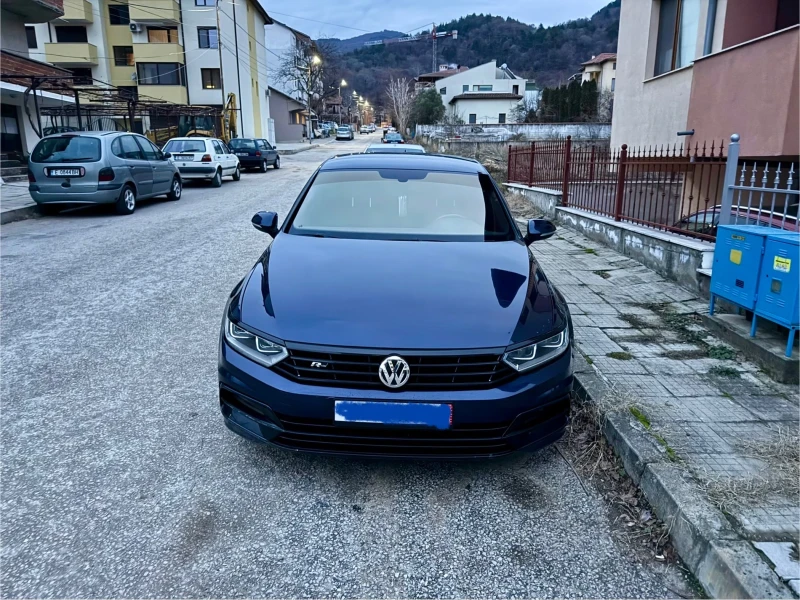 VW Passat B8 1.6 TDI R-Line Digital, снимка 1 - Автомобили и джипове - 48643974