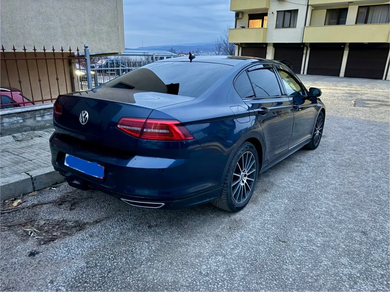 VW Passat B8 1.6 TDI R-Line Digital, снимка 4 - Автомобили и джипове - 48643974