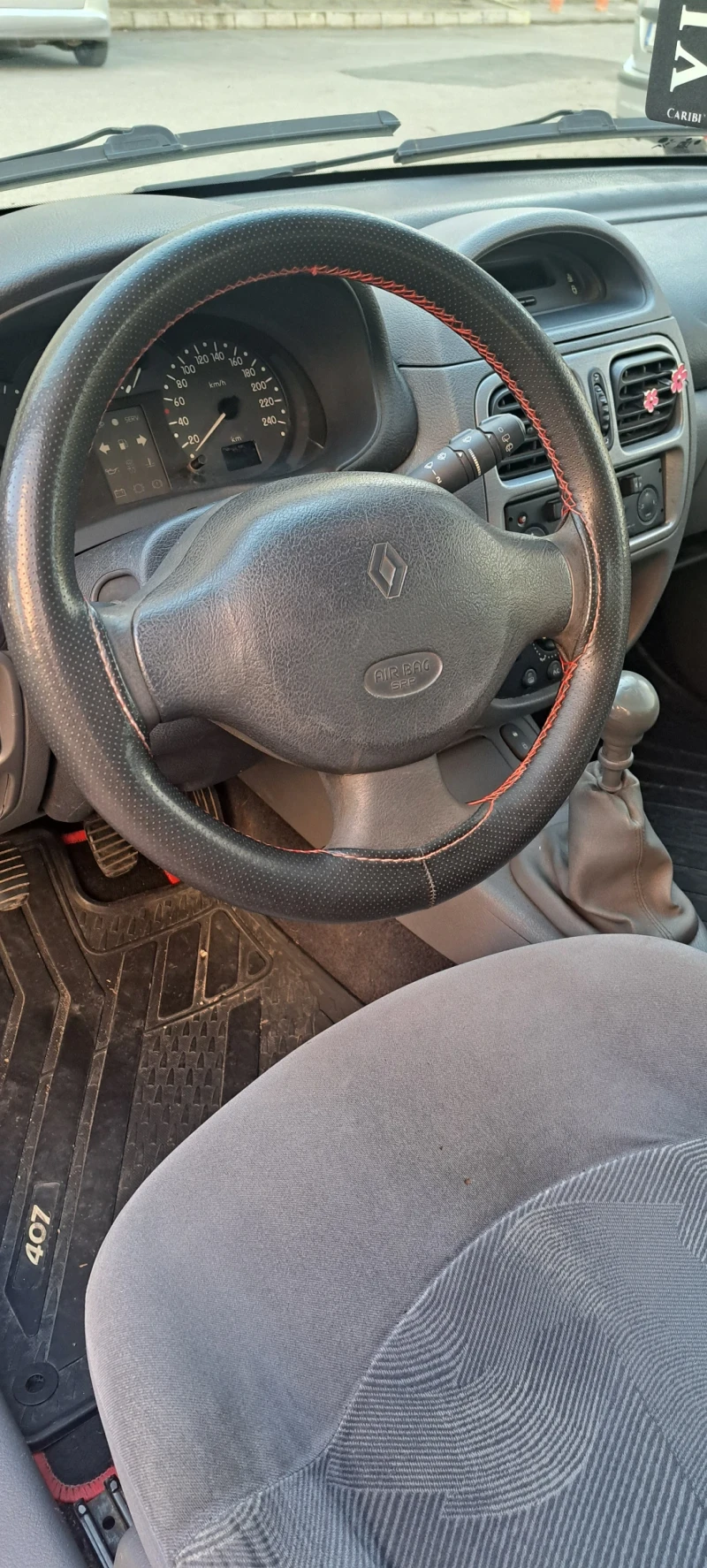 Renault Clio 1.9 , снимка 6 - Автомобили и джипове - 48788900