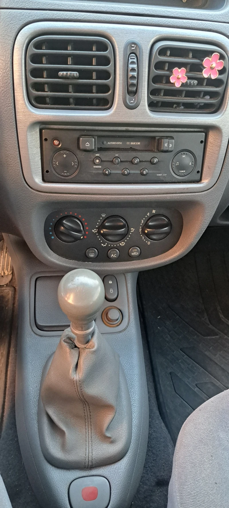 Renault Clio 1.9 , снимка 13 - Автомобили и джипове - 48788900