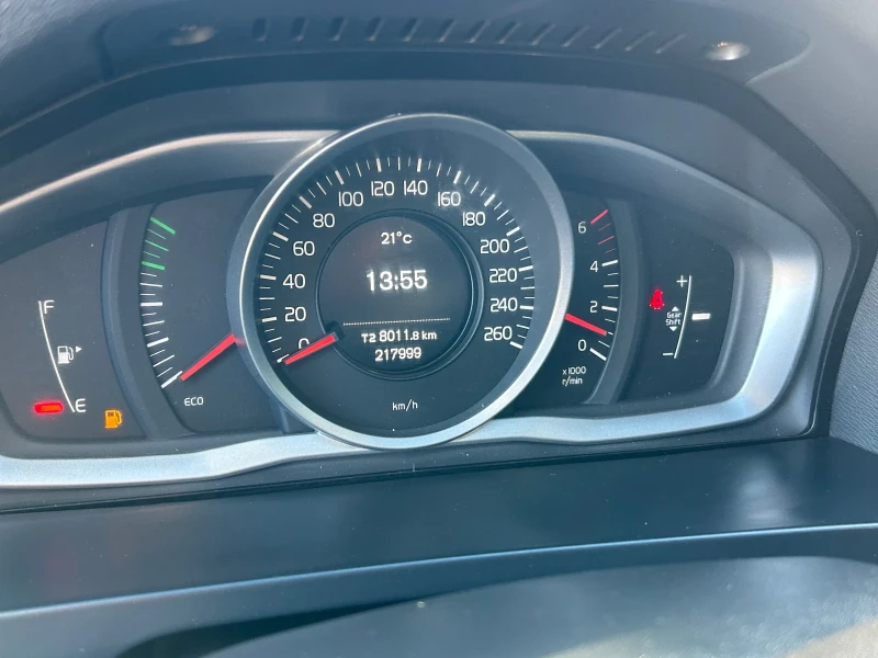 Volvo V60 1.6 D2, снимка 11 - Автомобили и джипове - 52343925