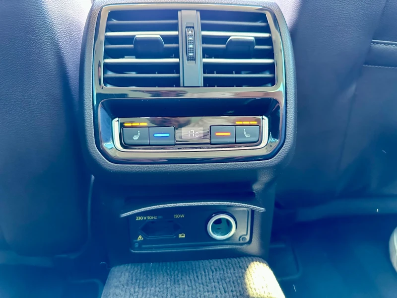 VW Passat 2.0 TDI Digital BiTurbo 4Motion Highline 360 , снимка 16 - Автомобили и джипове - 52488506