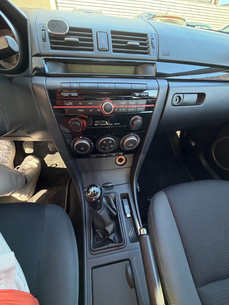 Mazda 3, снимка 11 - Автомобили и джипове - 53078710
