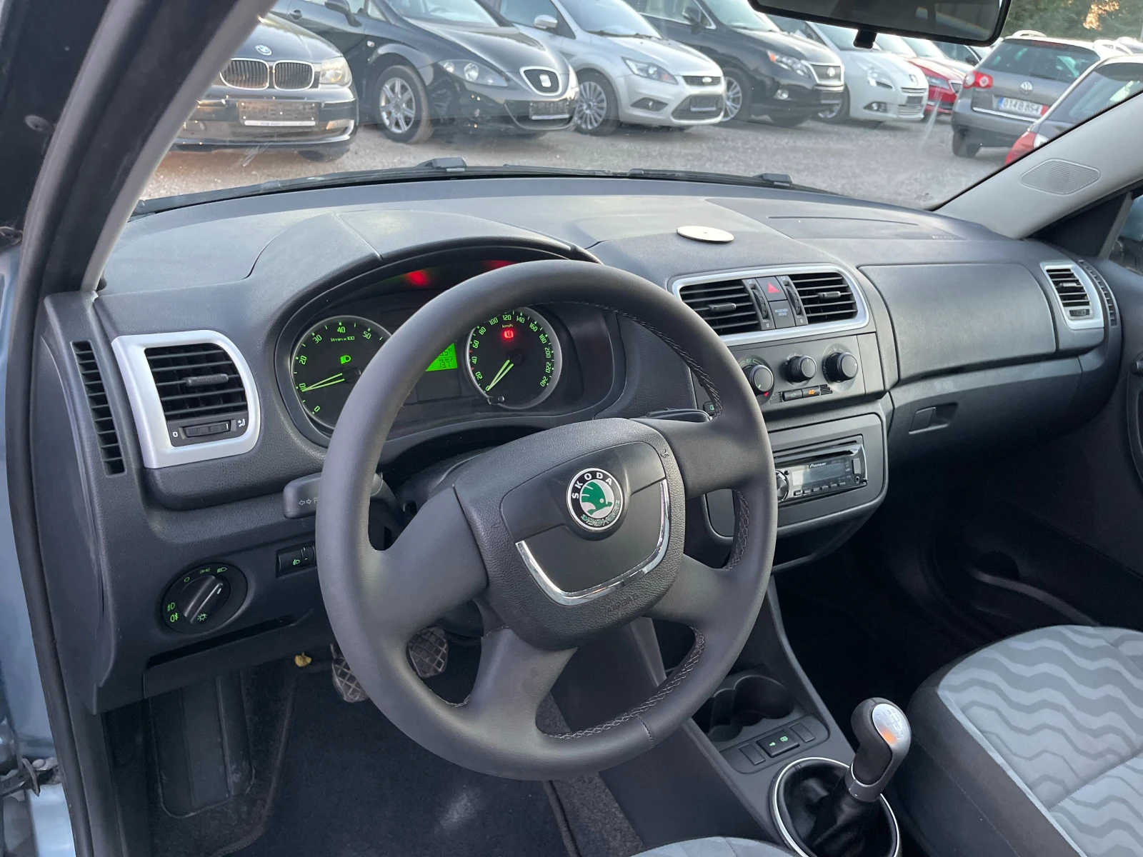 Skoda Fabia 1.4i-86к.с-EURO 4-КЛИМАТИК - изображение 9