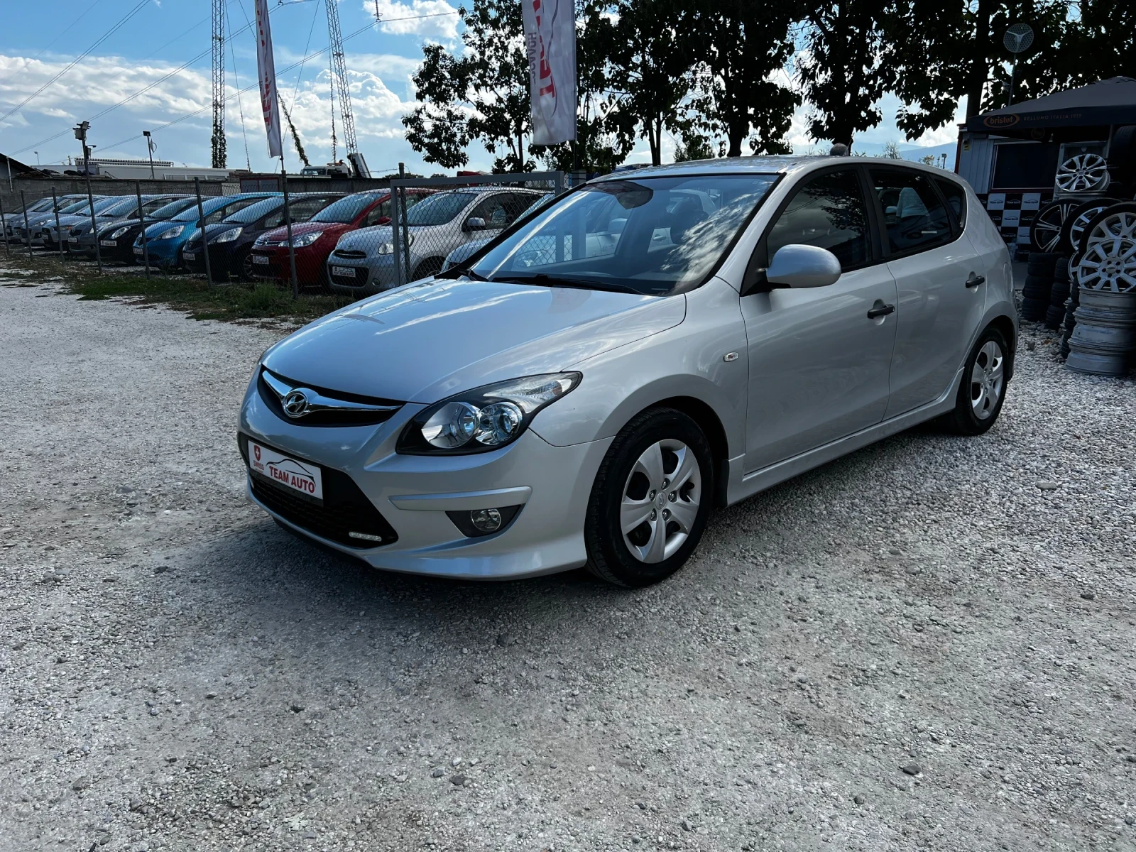 Hyundai I30 2.0 i SWISS EDITION - изображение 3