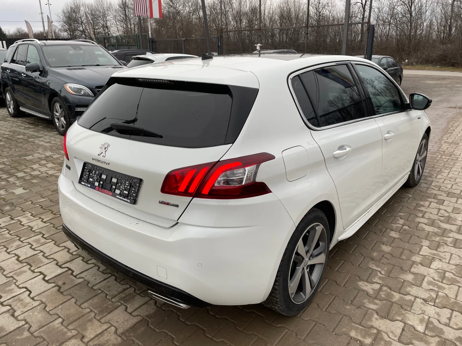 Peugeot 308 1.2GT LINE - изображение 4