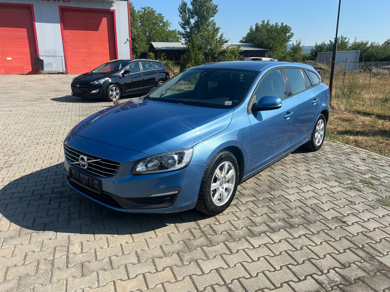 Volvo V60 1.6 D2 - изображение 2