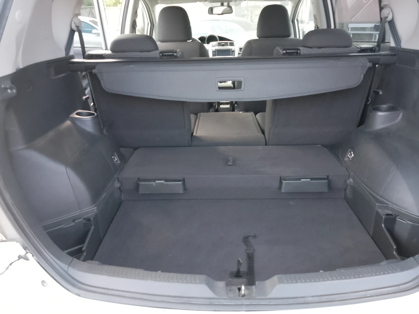 Toyota Corolla verso 1, 6D4D-EURO 6-FULL - изображение 6