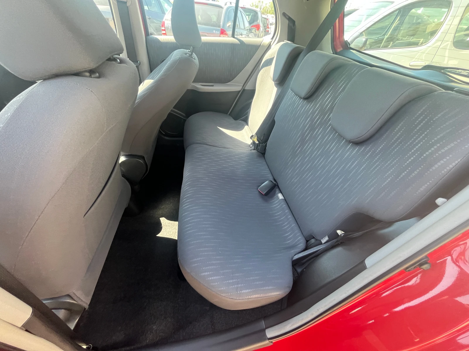 Toyota Yaris 1.3 VVTI 6 скорости - изображение 10