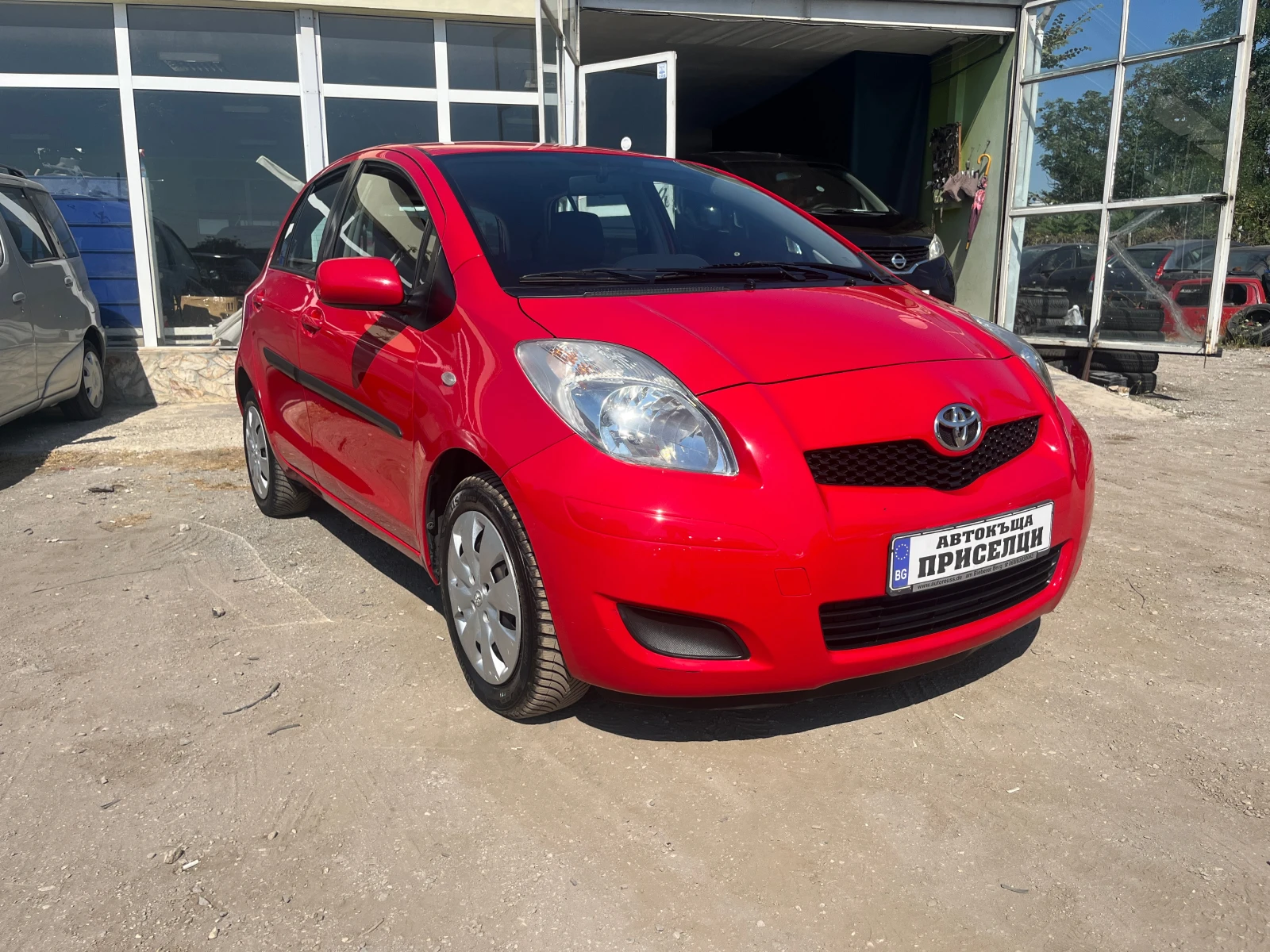 Toyota Yaris 1.3 VVTI 6 скорости - изображение 3