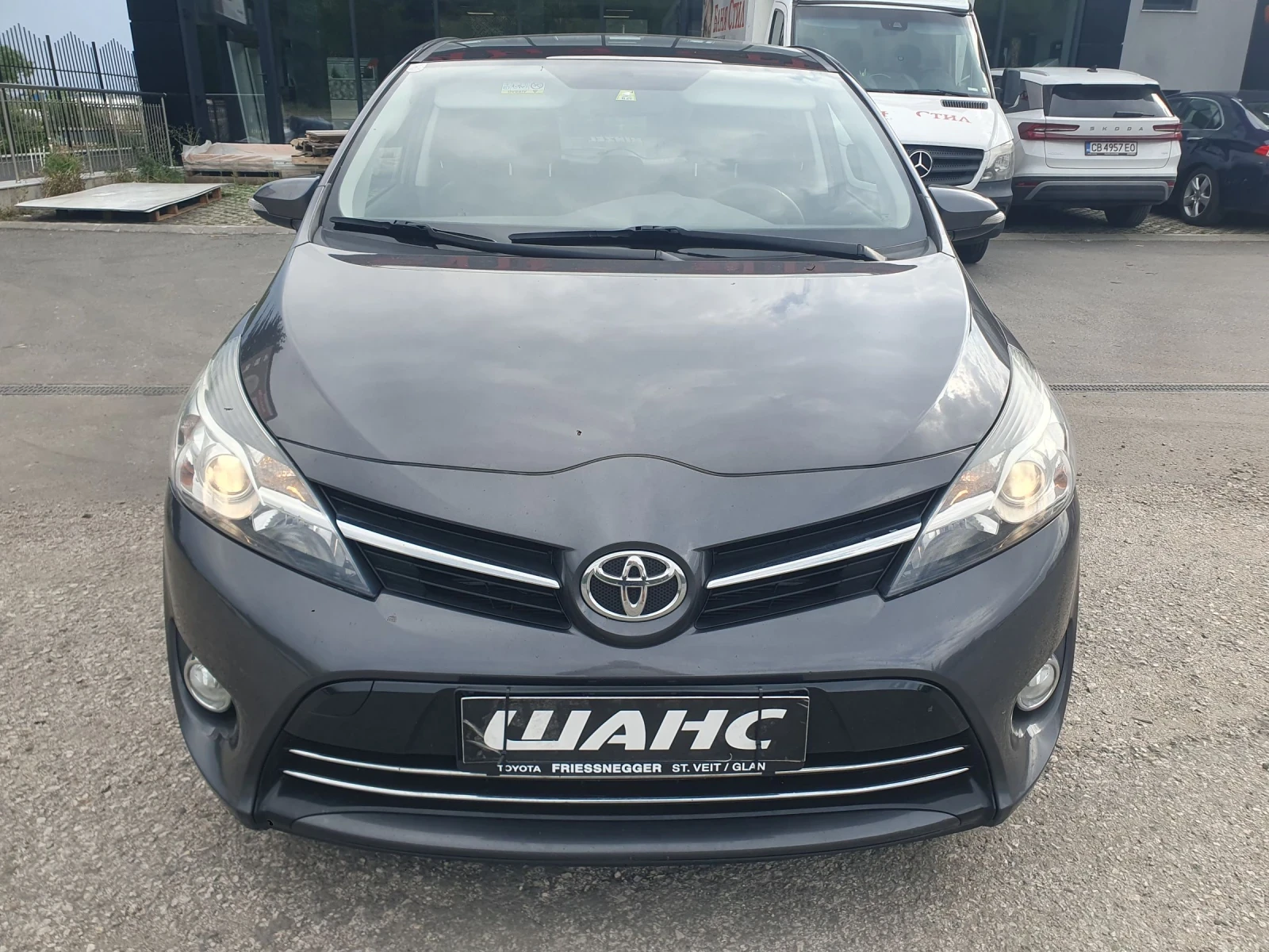 Toyota Corolla verso 1, 6 d4d 112 hp - изображение 2