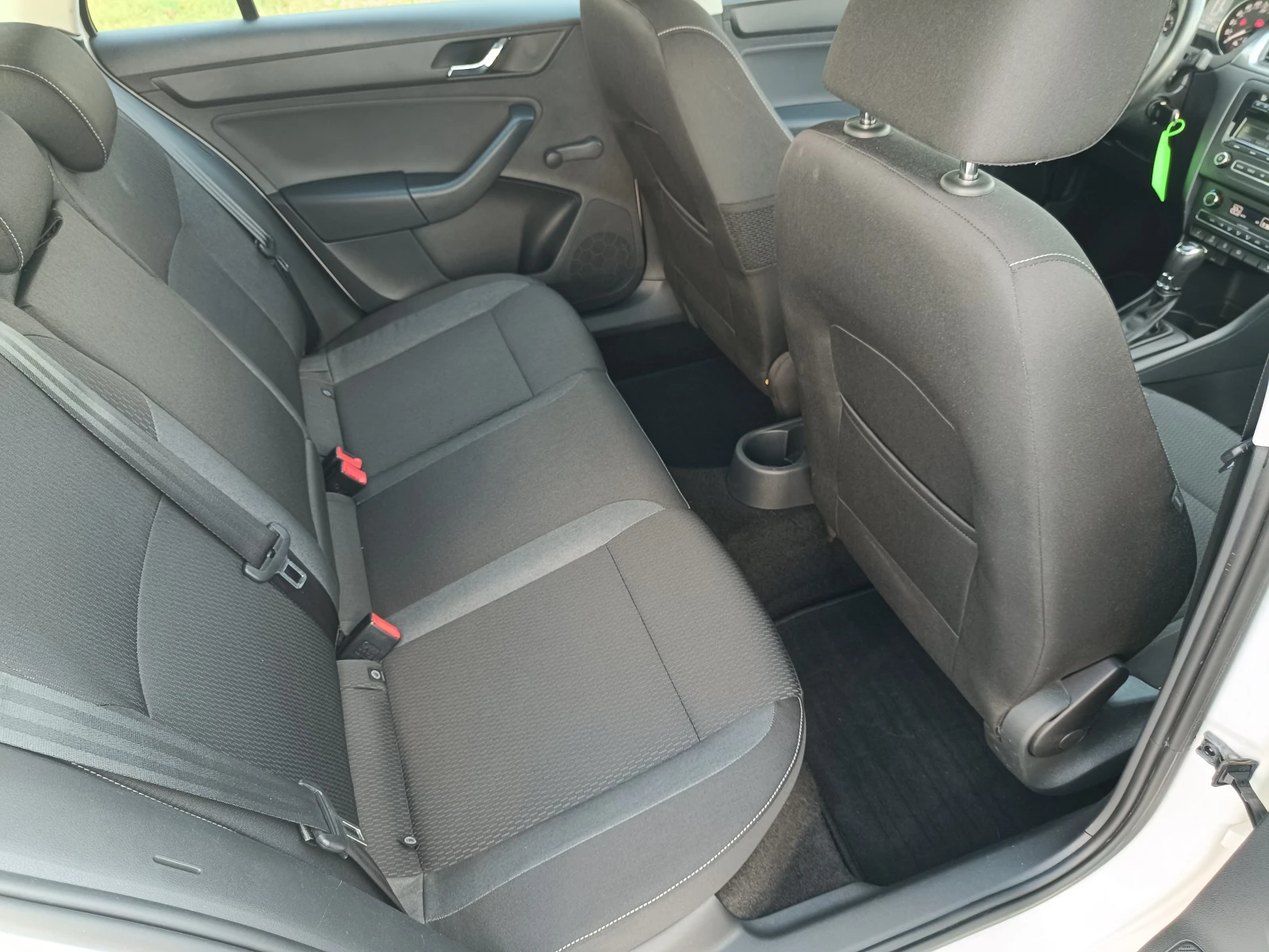 Skoda Rapid 1.6 TDI | DSG  | Mobile.bg   11