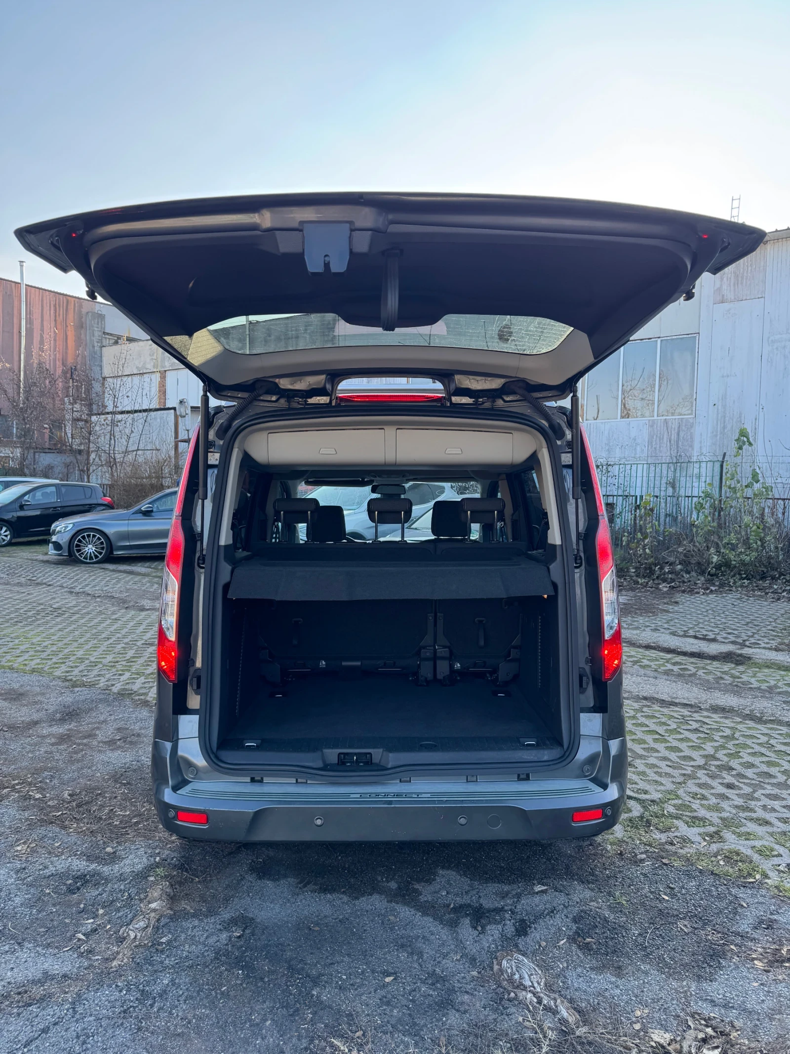 Ford Tourneo Connect 1.5 TDCI DUAL - изображение 4