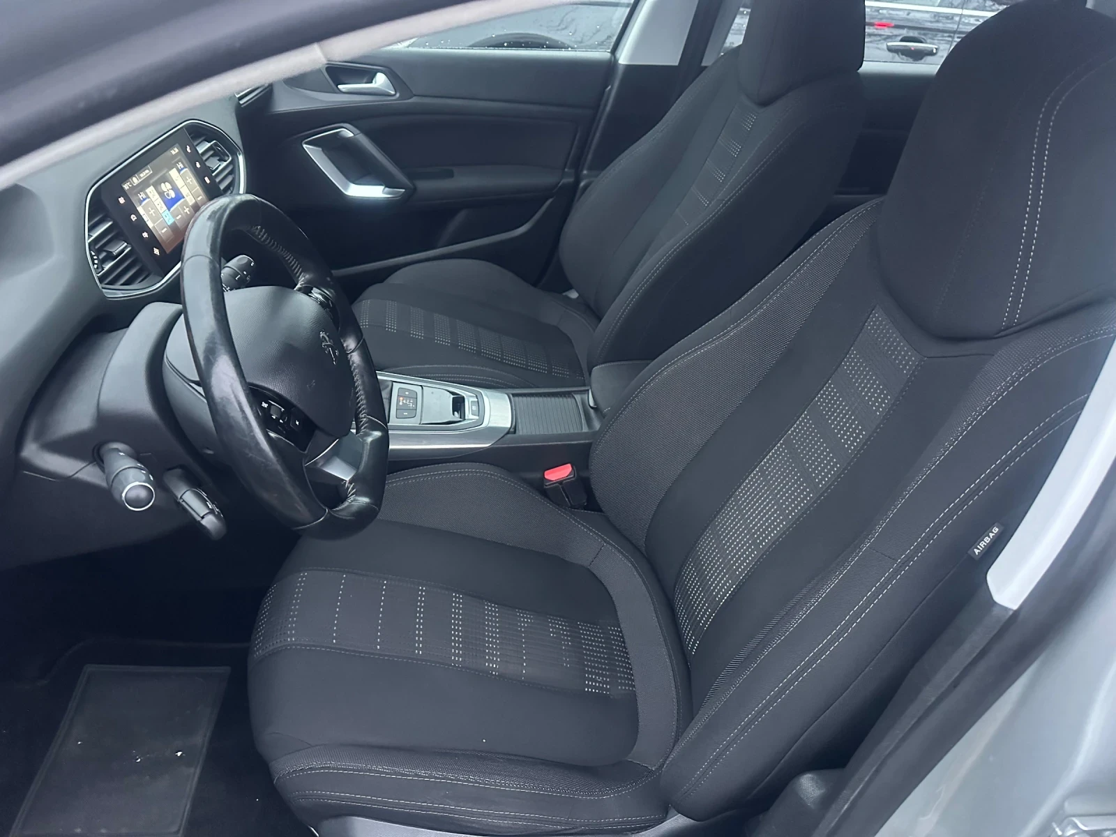 Peugeot 308 2.0 HDI SW - изображение 8