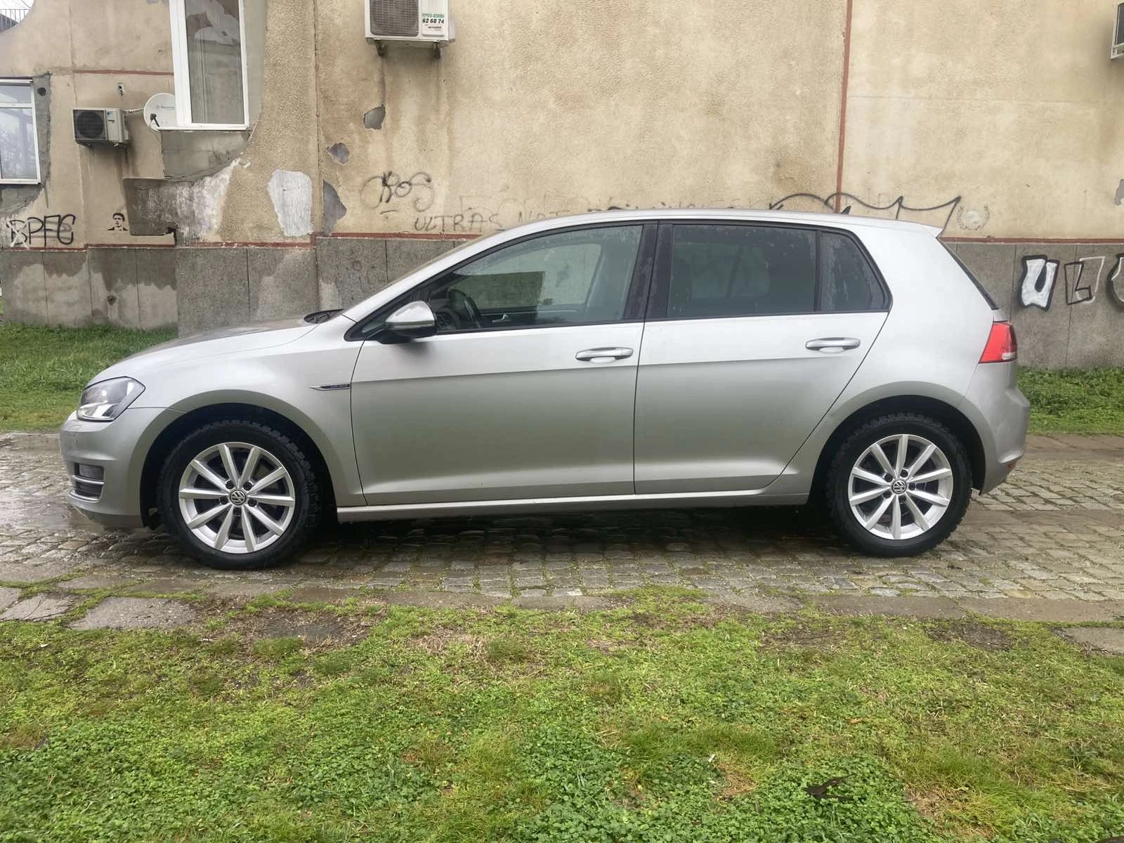 VW Golf 1.6TDI Автоматик 100хил км, снимка 3 - Автомобили и джипове - 53808057