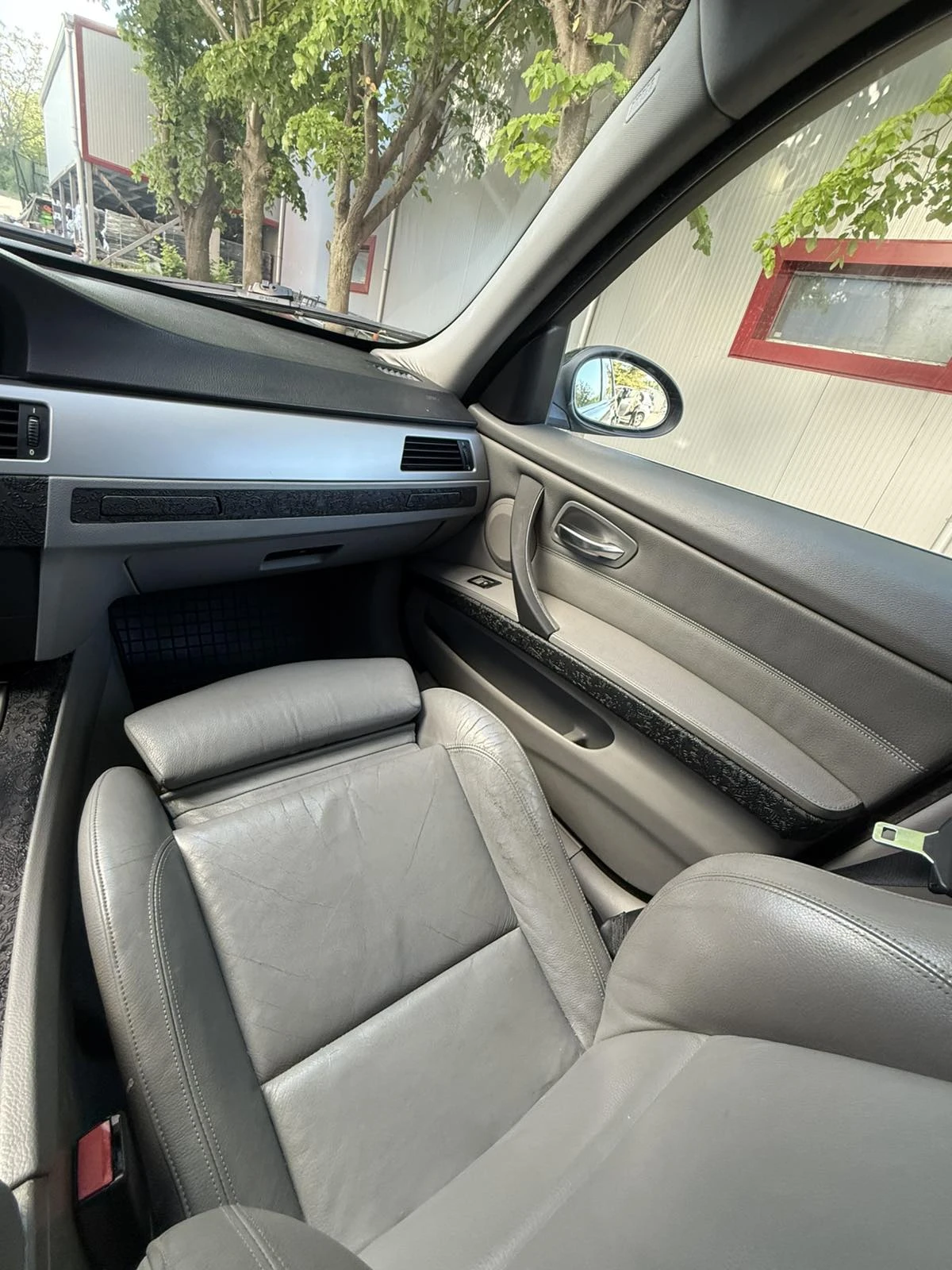 BMW 330 330 xi, снимка 12 - Автомобили и джипове - 54152110
