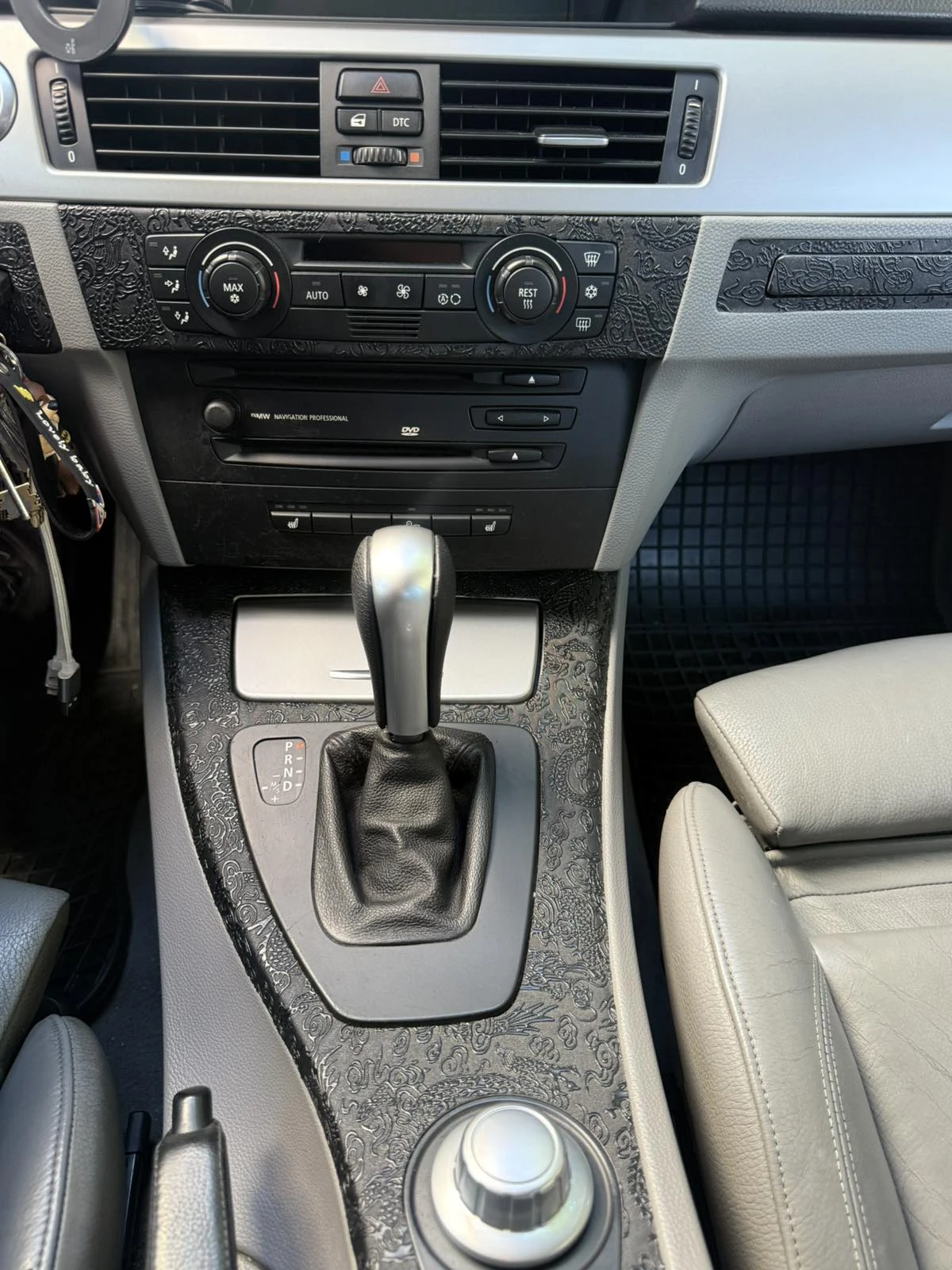 BMW 330 330 xi, снимка 13 - Автомобили и джипове - 54152110