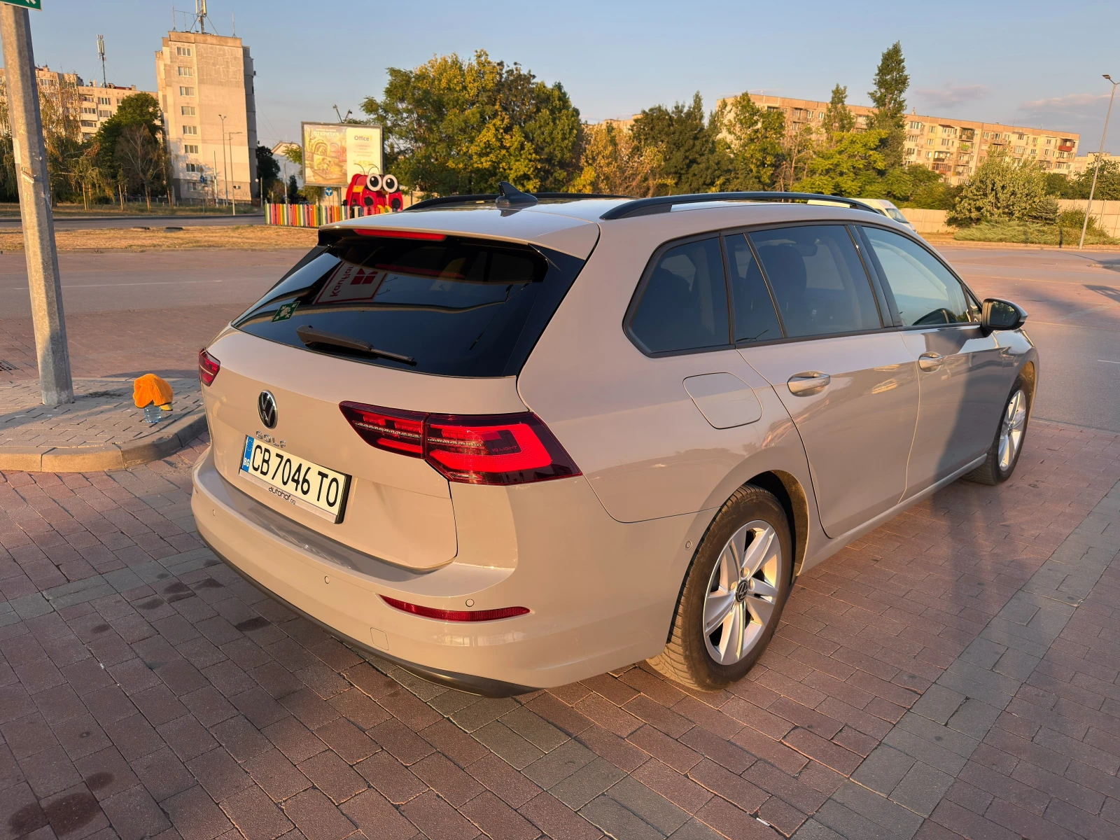 VW Golf 2.0 TDI DSG-150к.с.| ACC+ MatrixLED+ Harman Kardon, снимка 4 - Автомобили и джипове - 55792623