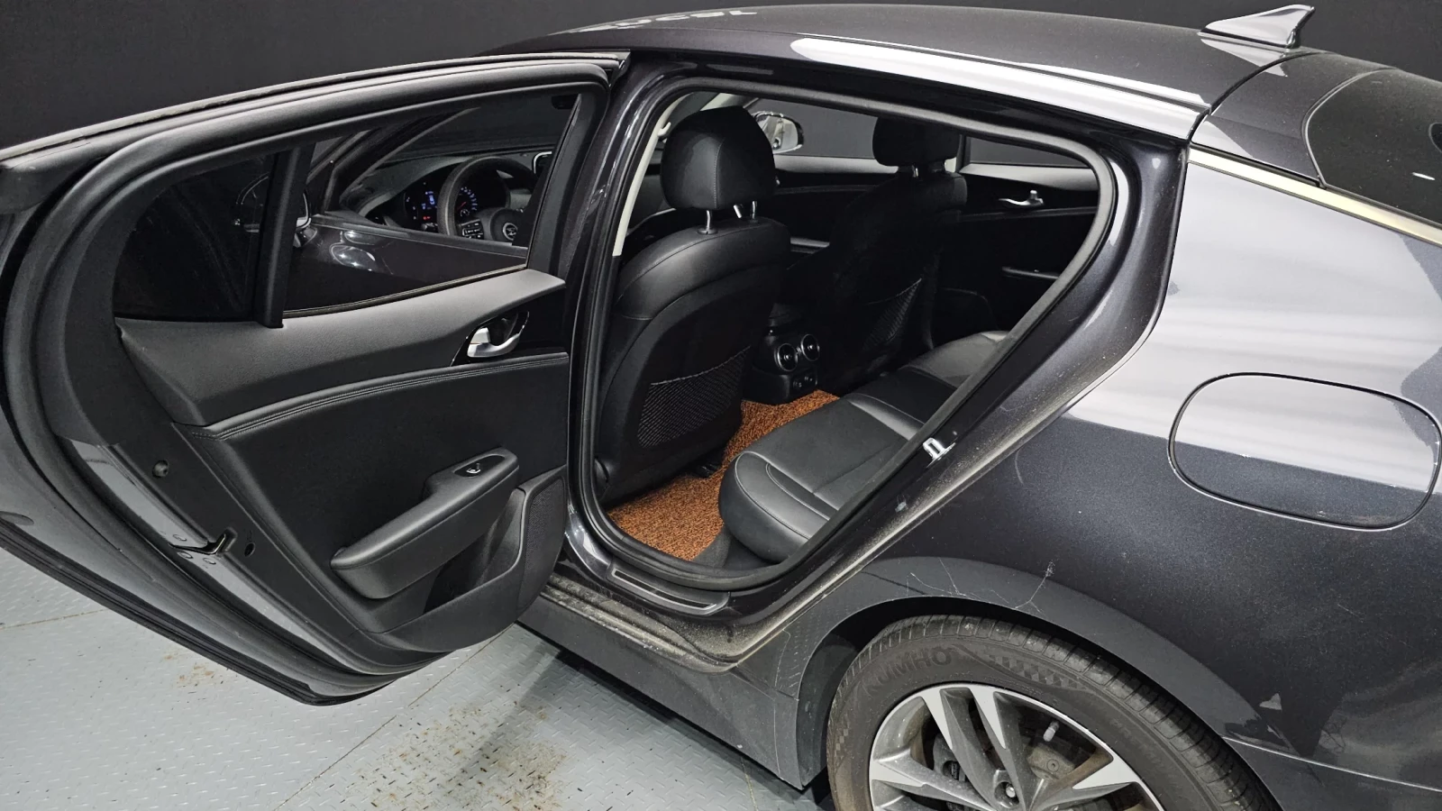 Kia Stinger * ОБДУХВАНЕ * КАМЕРА, снимка 3 - Автомобили и джипове - 54366324