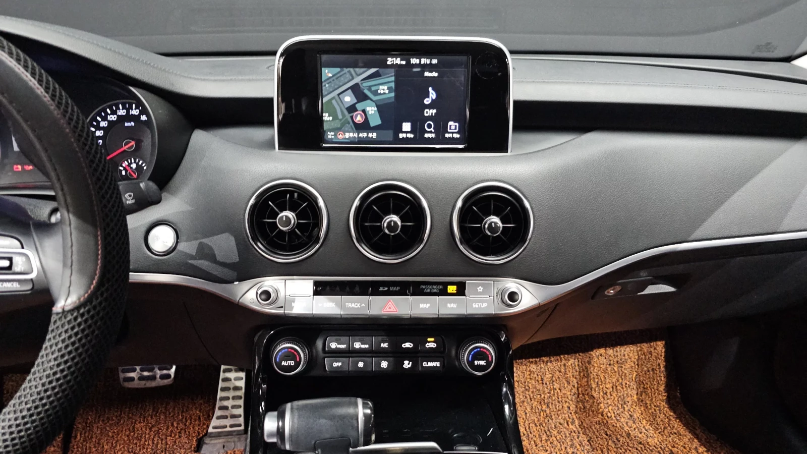 Kia Stinger * ОБДУХВАНЕ * КАМЕРА, снимка 4 - Автомобили и джипове - 54366324